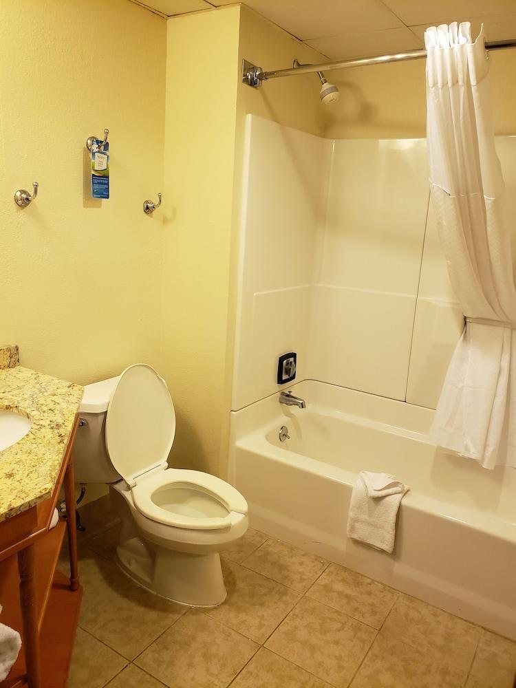 Baymont By Wyndham Southfield/Detroit Otel Dış mekan fotoğraf
