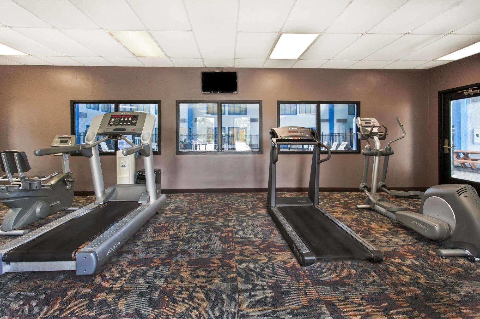 Baymont By Wyndham Southfield/Detroit Otel Dış mekan fotoğraf