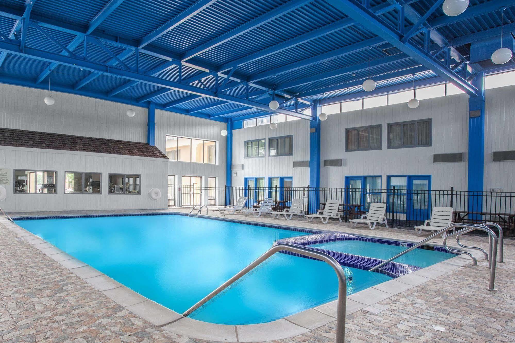 Baymont By Wyndham Southfield/Detroit Otel Dış mekan fotoğraf