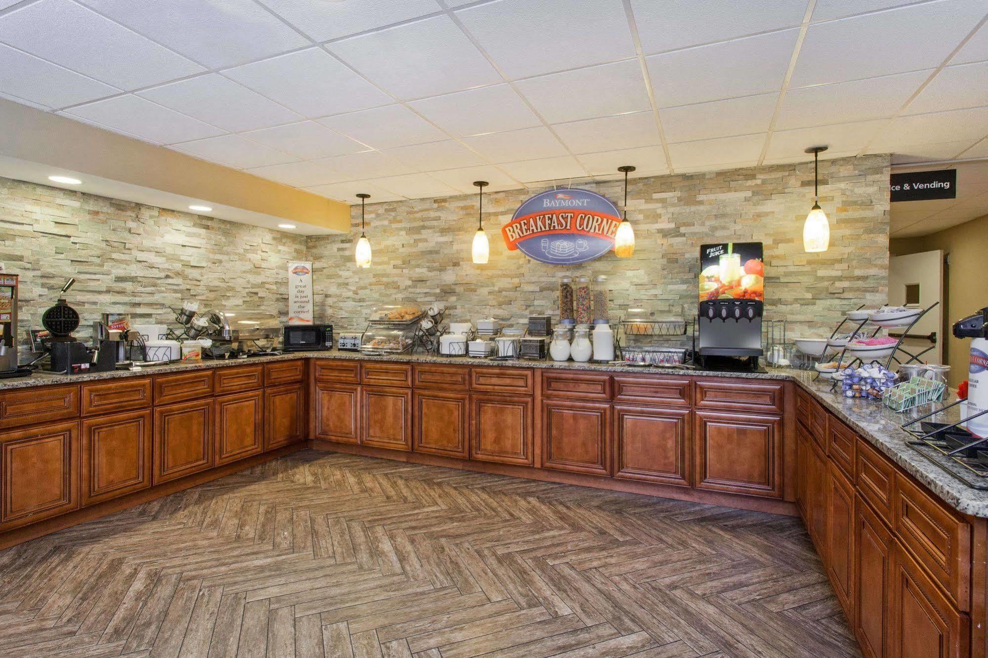 Baymont By Wyndham Southfield/Detroit Otel Dış mekan fotoğraf