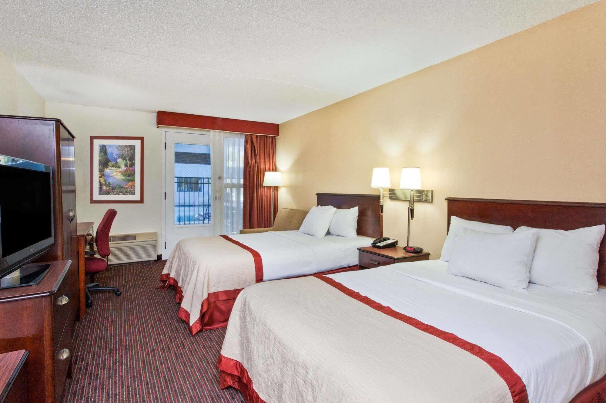 Baymont By Wyndham Southfield/Detroit Otel Dış mekan fotoğraf