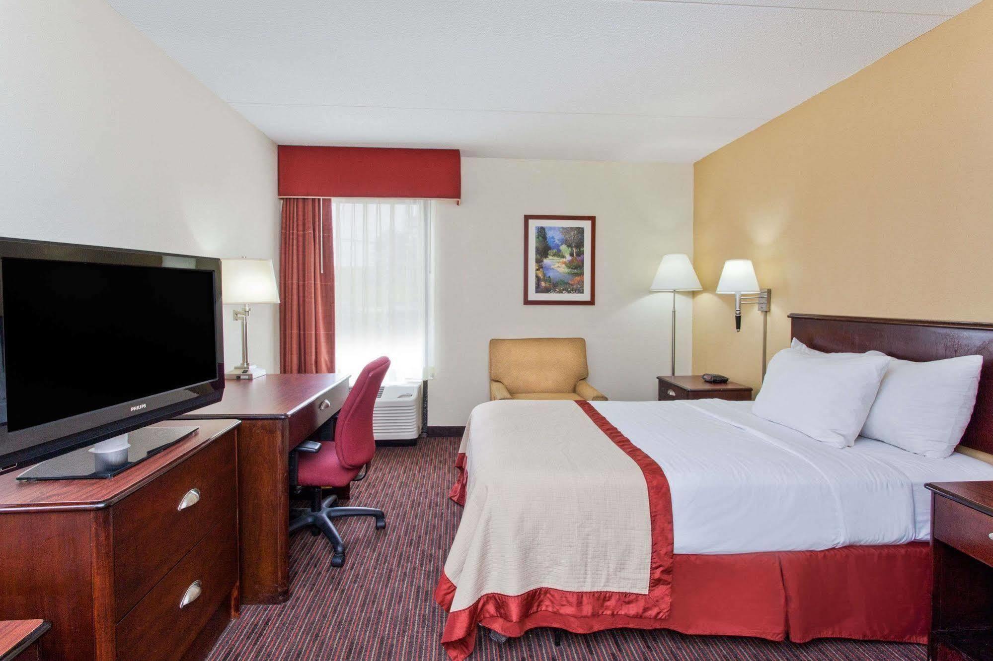 Baymont By Wyndham Southfield/Detroit Otel Dış mekan fotoğraf
