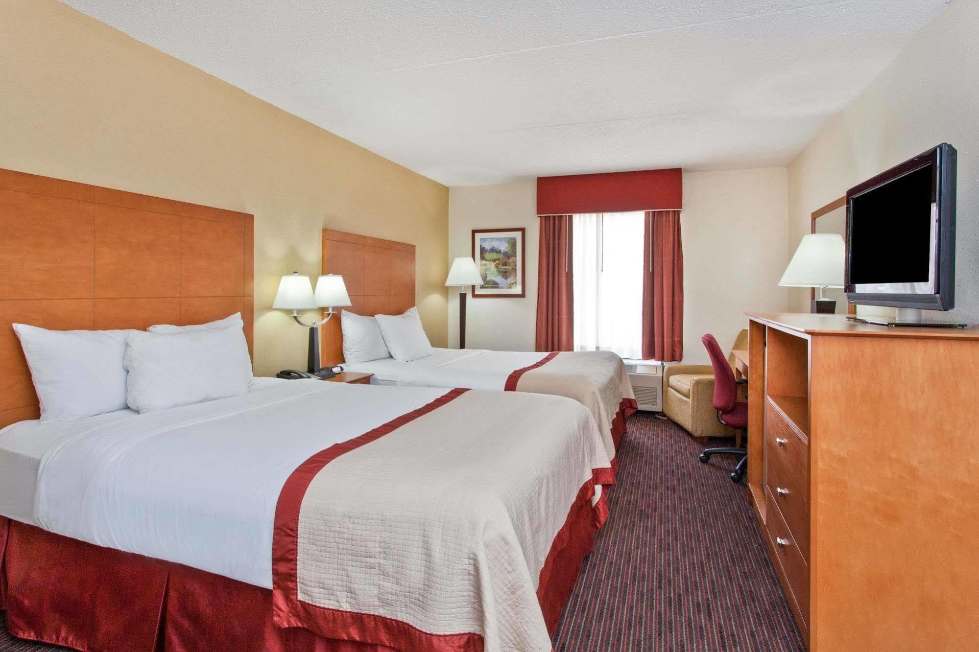 Baymont By Wyndham Southfield/Detroit Otel Dış mekan fotoğraf